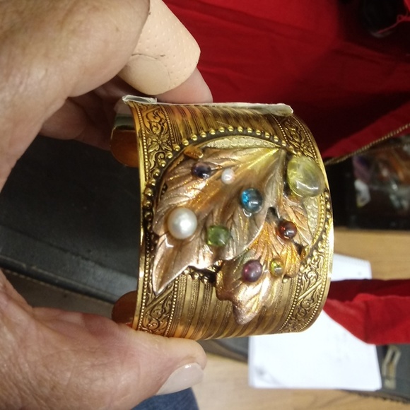 Bracelet - Picture 1 of 3